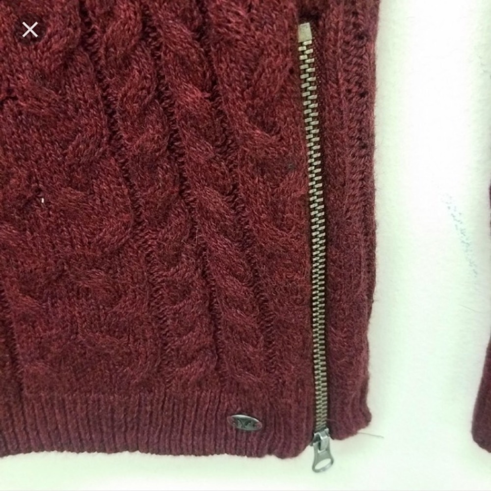 BURGUNDY AE SIDE ZIP SWEATER